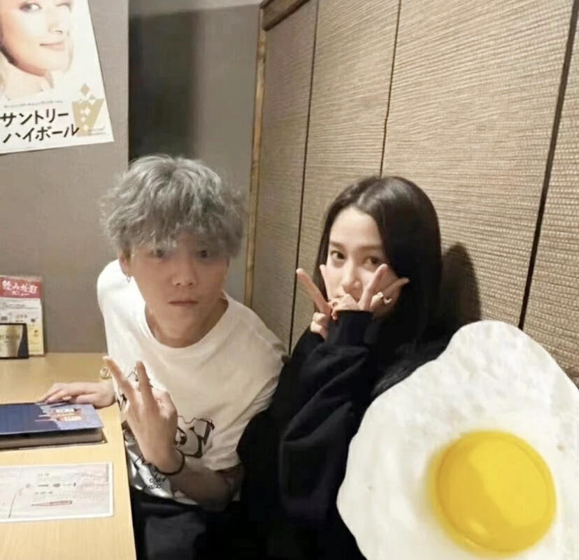 一件外套1500，变着法儿坑粉丝，是谁喂大了这些明星的胃口？