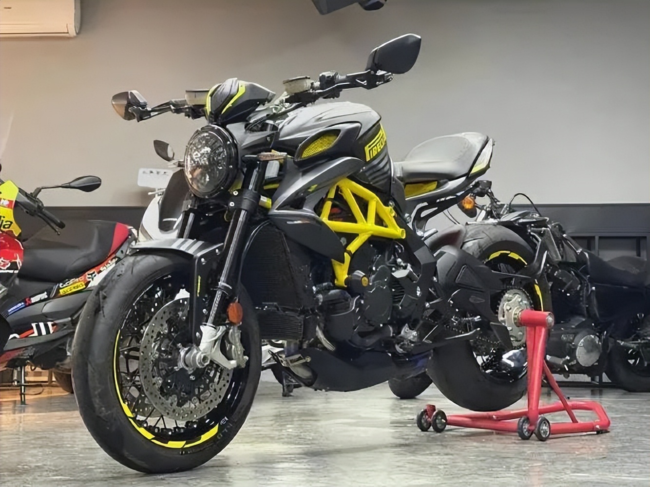 5万左右的摩托车复古运动街车,最新款最值得推荐的摩托车街车