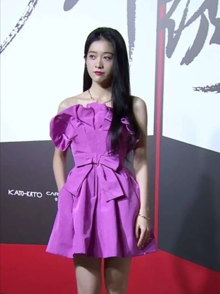 殷桃出席活动的造型,殷桃出席活动服装