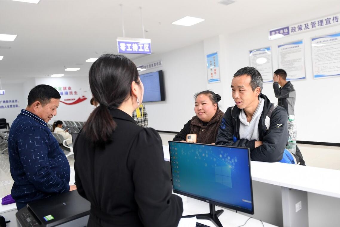 坚持社保挂靠代缴的人，不如改变缴纳社保的方式，资金安全更保障