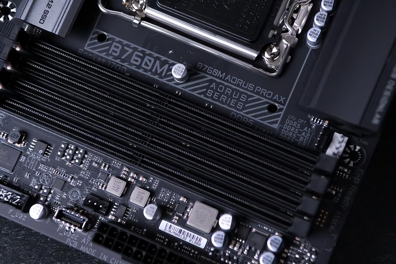 技嘉b760m电竞小雕是丐版吗,技嘉b760ddr4小雕评测