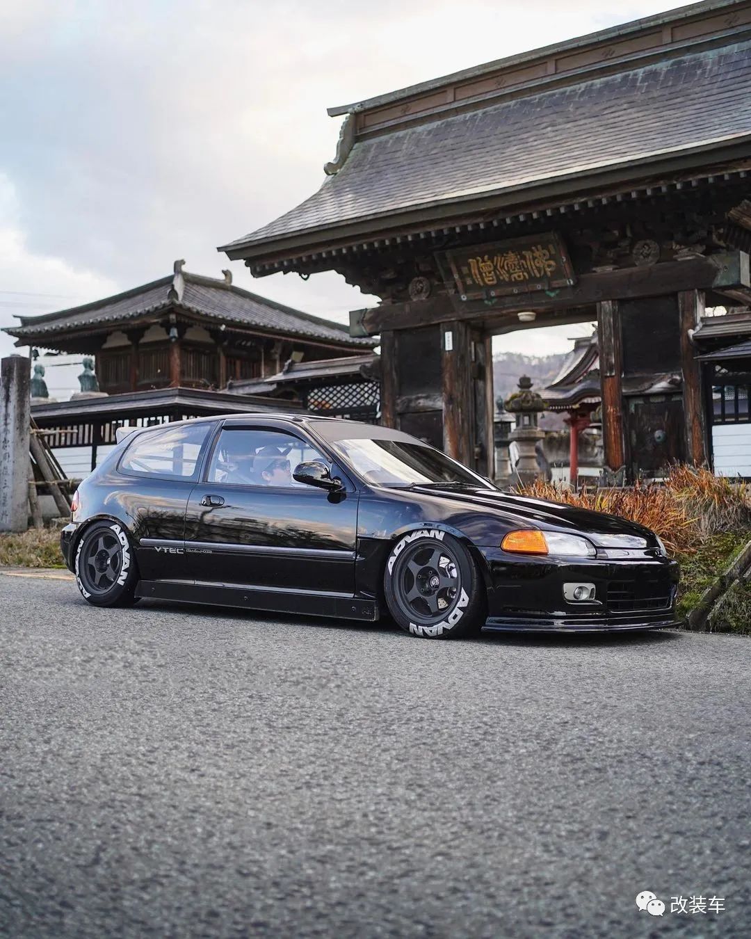 战斗范儿拉满的黑武士本田飞度GE和思域EG,兼顾素雅和张狂