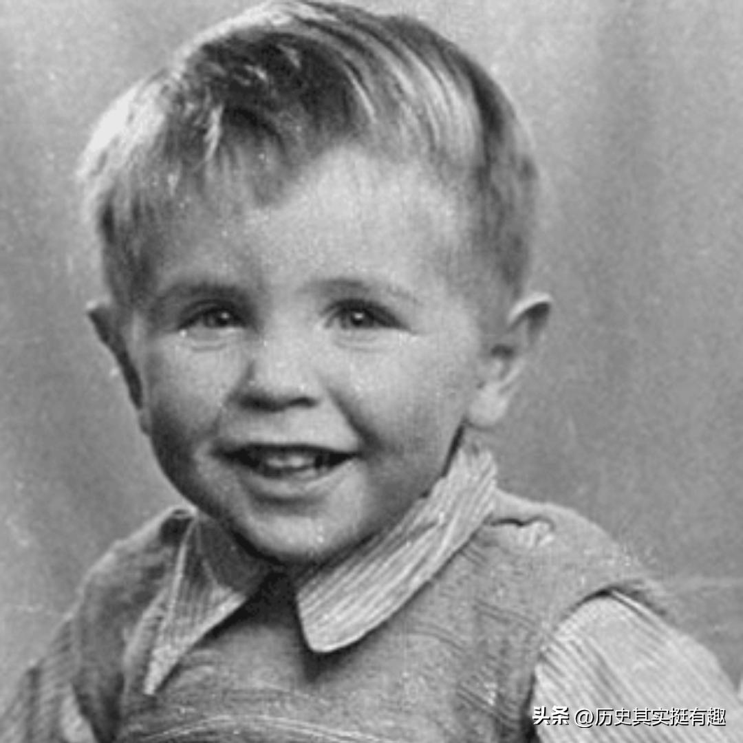 爱因斯坦vs牛顿vs霍金的智商,牛顿与霍金谁更伟大