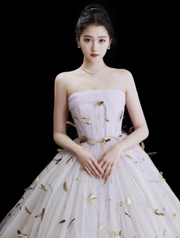 关晓彤于文文同框,于文文和关晓彤同框