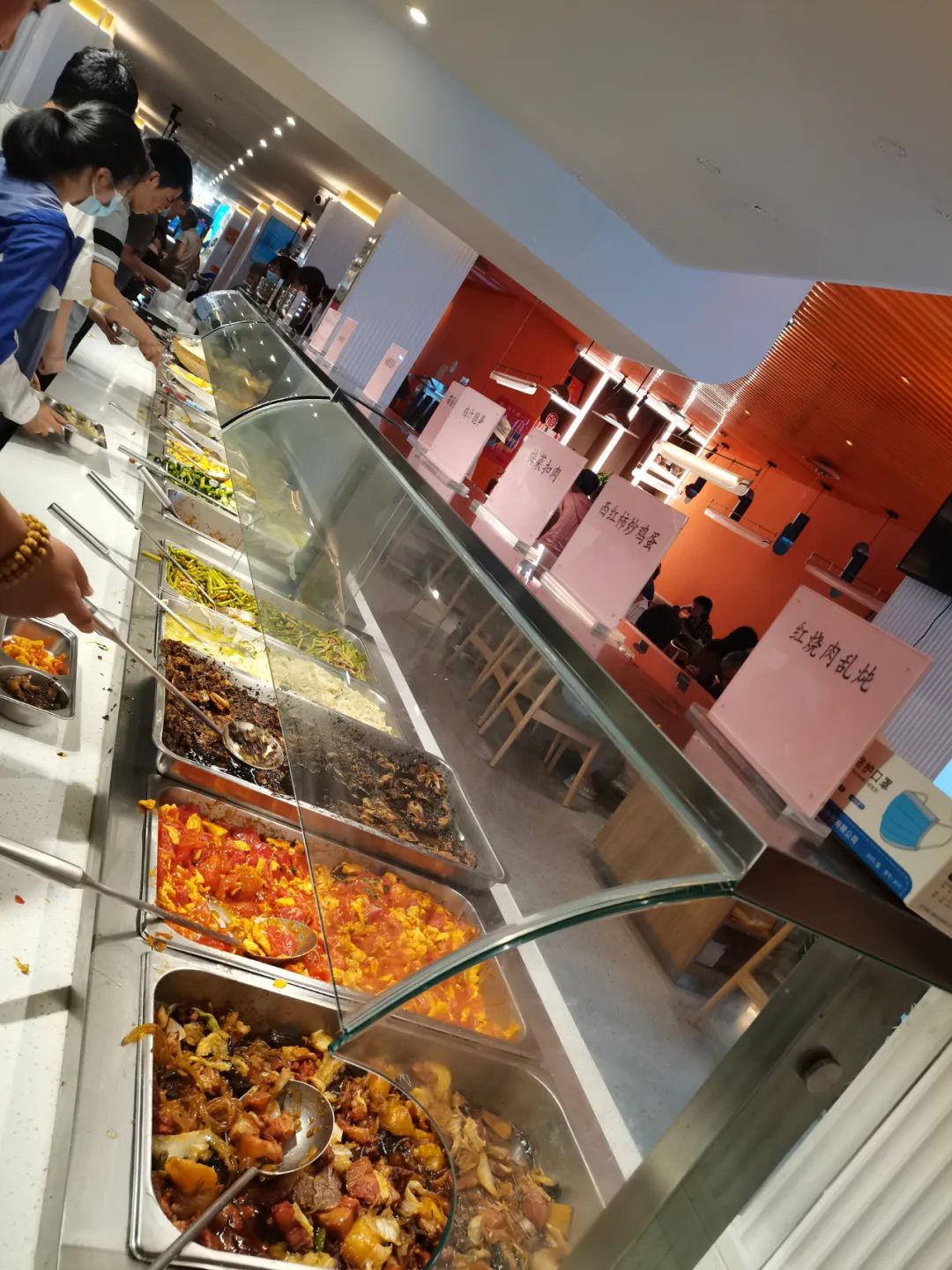 年轻人爱上社区食堂,社区食堂如何走出难以为继的泥沼