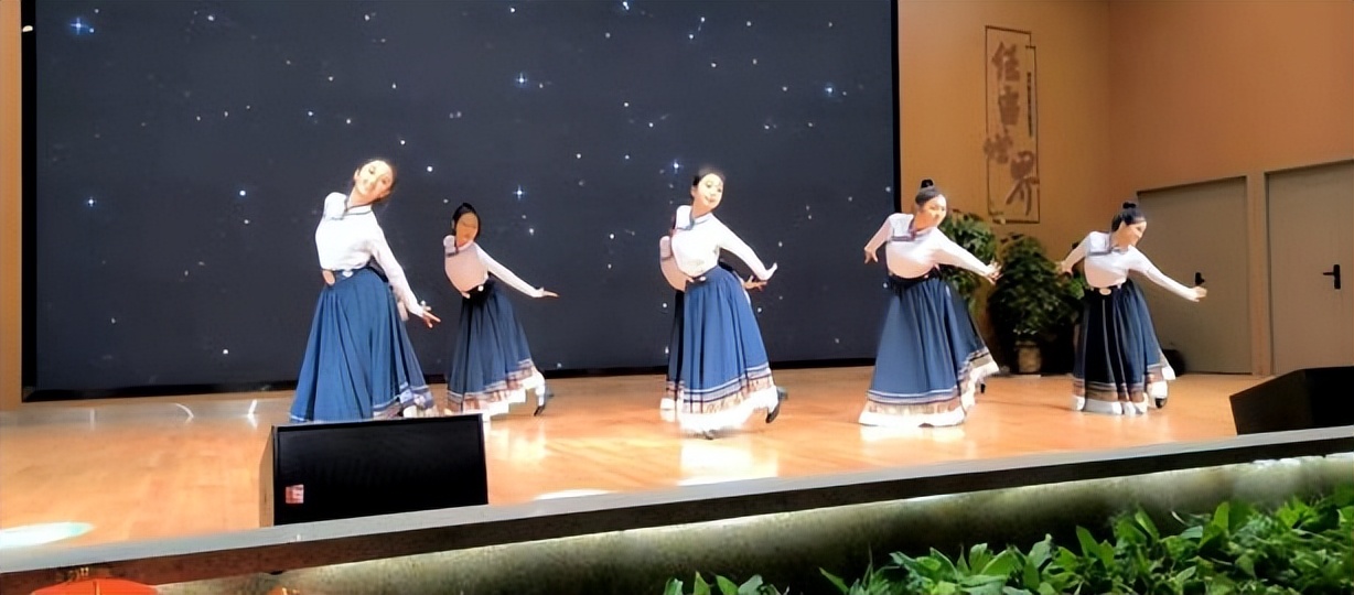 缁甸槼涓滆景楂樼骇涓鎺㈡牎,缁甸槼涓滆景楂樼骇涓鎺㈣