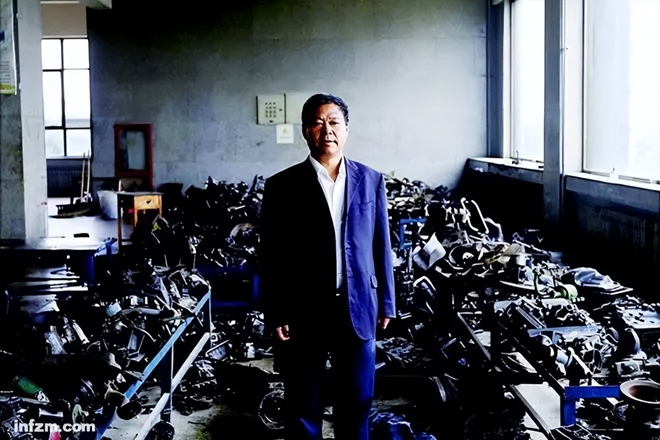 15年过去了为何还是3000点,蓝翔能火起来全靠唐国强