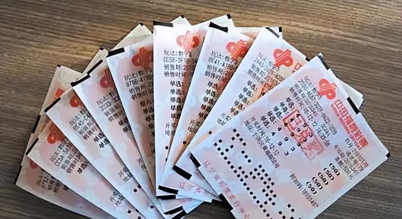 小伙卖彩票一年挣80亿,靠彩票一夜暴富走上人生巅峰