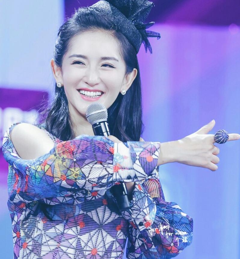 刘烨和谢娜结婚了没,刘烨与谢娜的爱情史