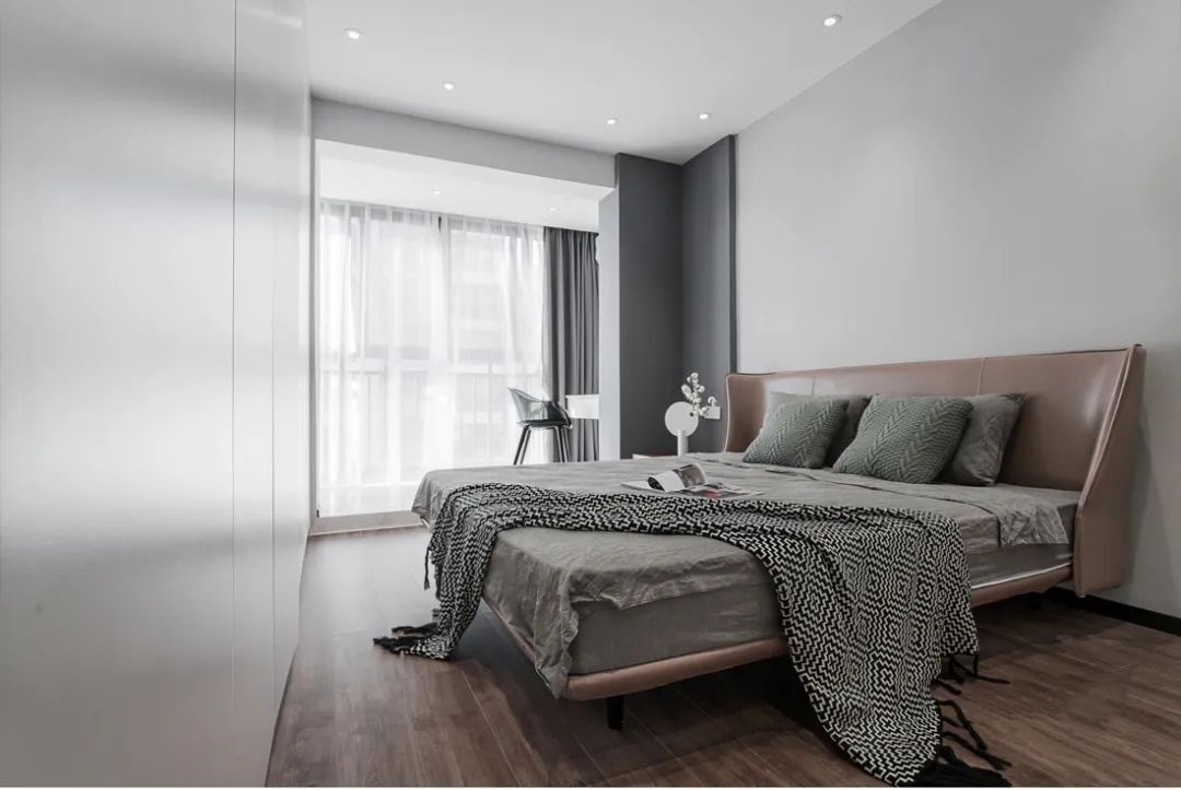 黑白灰现代极简约风格小户型,黑白灰系现代简约复式