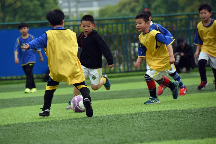 小学毕业结束足球生涯,亚军结束小学足球生涯