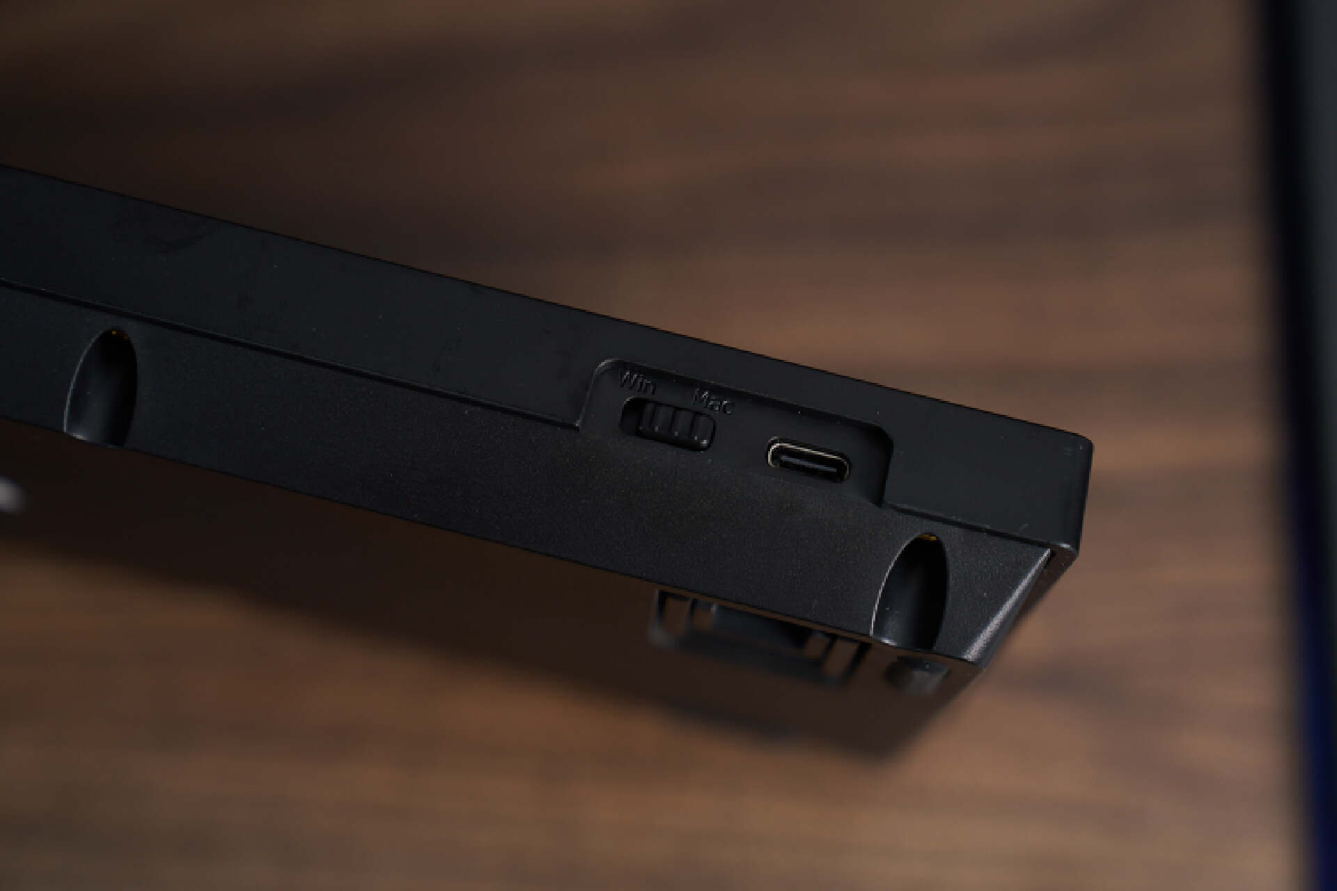 渴创V4键盘套件，除了不是无线连接，性价比很高