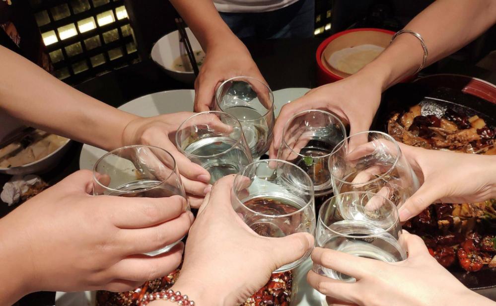 房贷车贷生活压力太大了怎么办,没有房贷车贷是不是很轻松