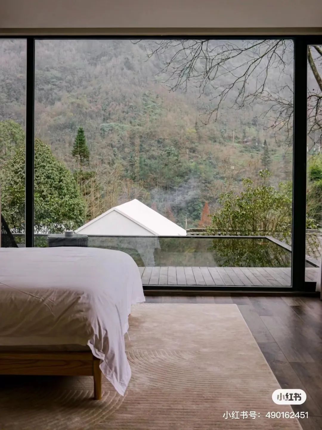 躲进山里民宿,躲在深山老林的民宿