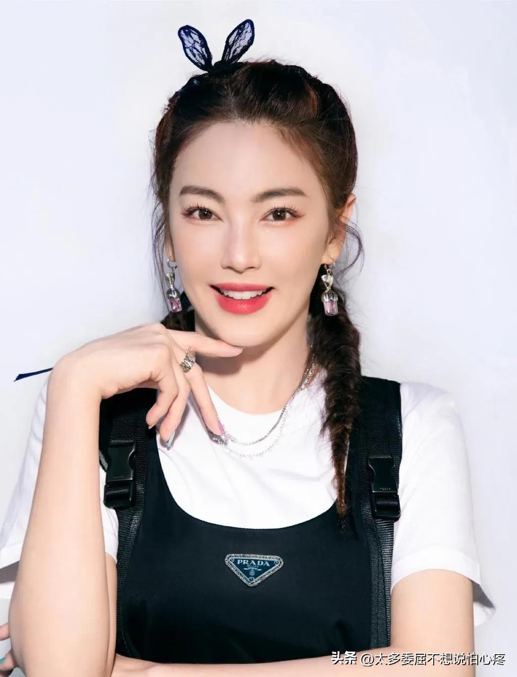 娱乐圈哪些改名换姓的女明星,娱乐圈中改名的20位女明星