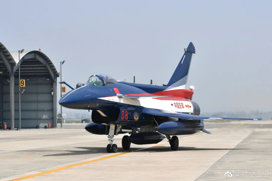 歼10战斗机改装视频,歼10大秀