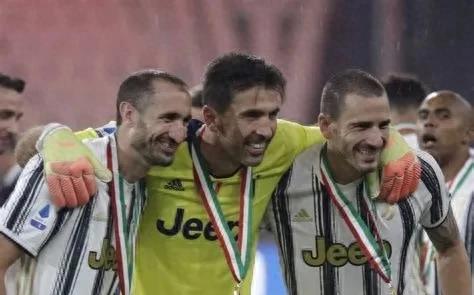 盘点足坛本赛季最佳十大进攻组合,足坛十大团队经典配合