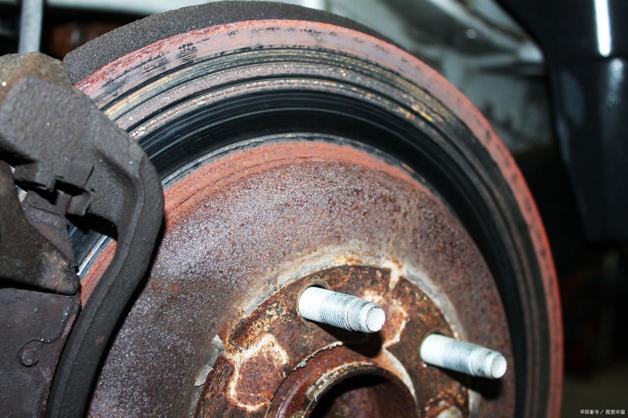 汽车刹车分泵异响有什么办法解决,glc300刹车异响怎么解决