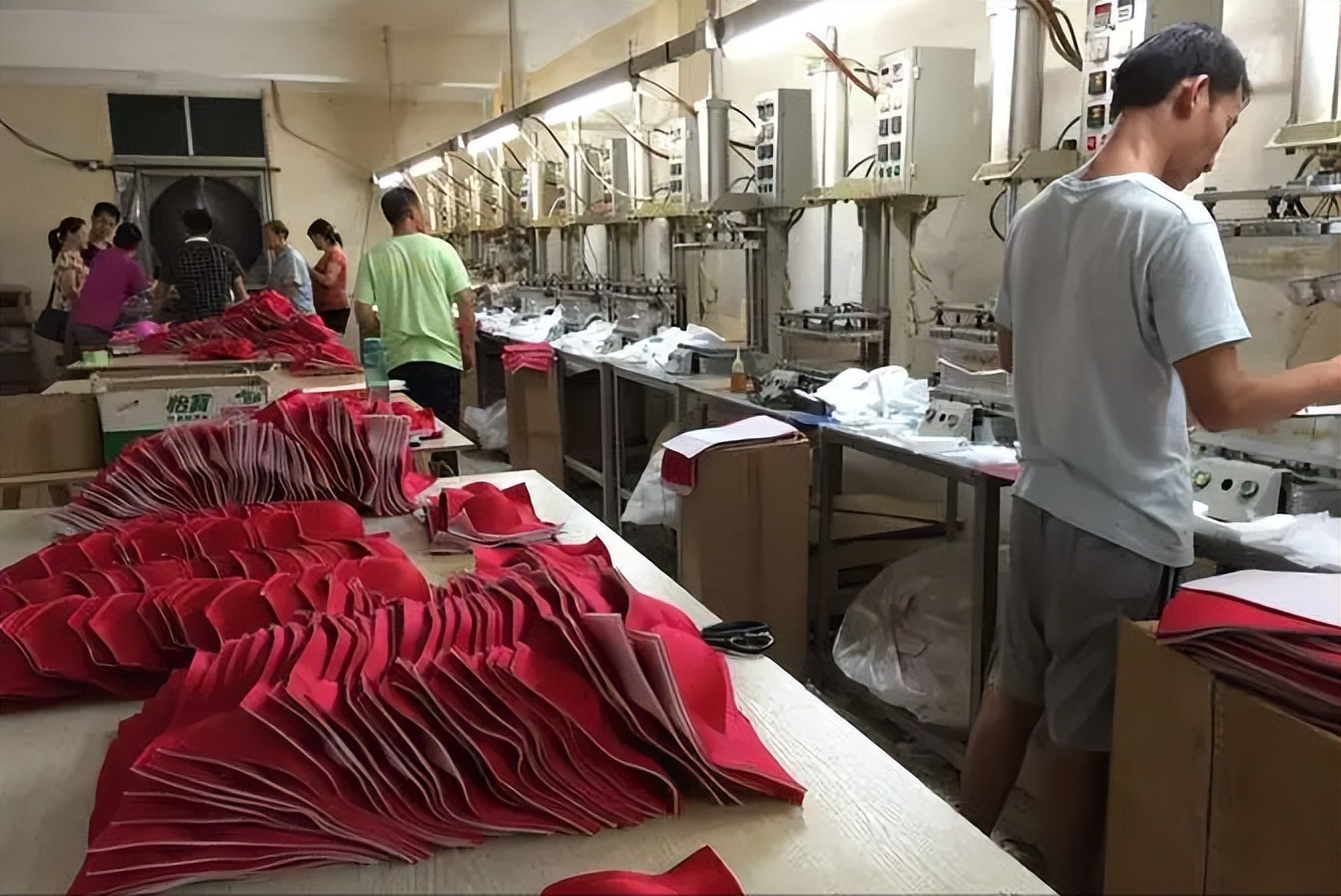 什么牌子衣服假货比较多,8大品牌服装假货