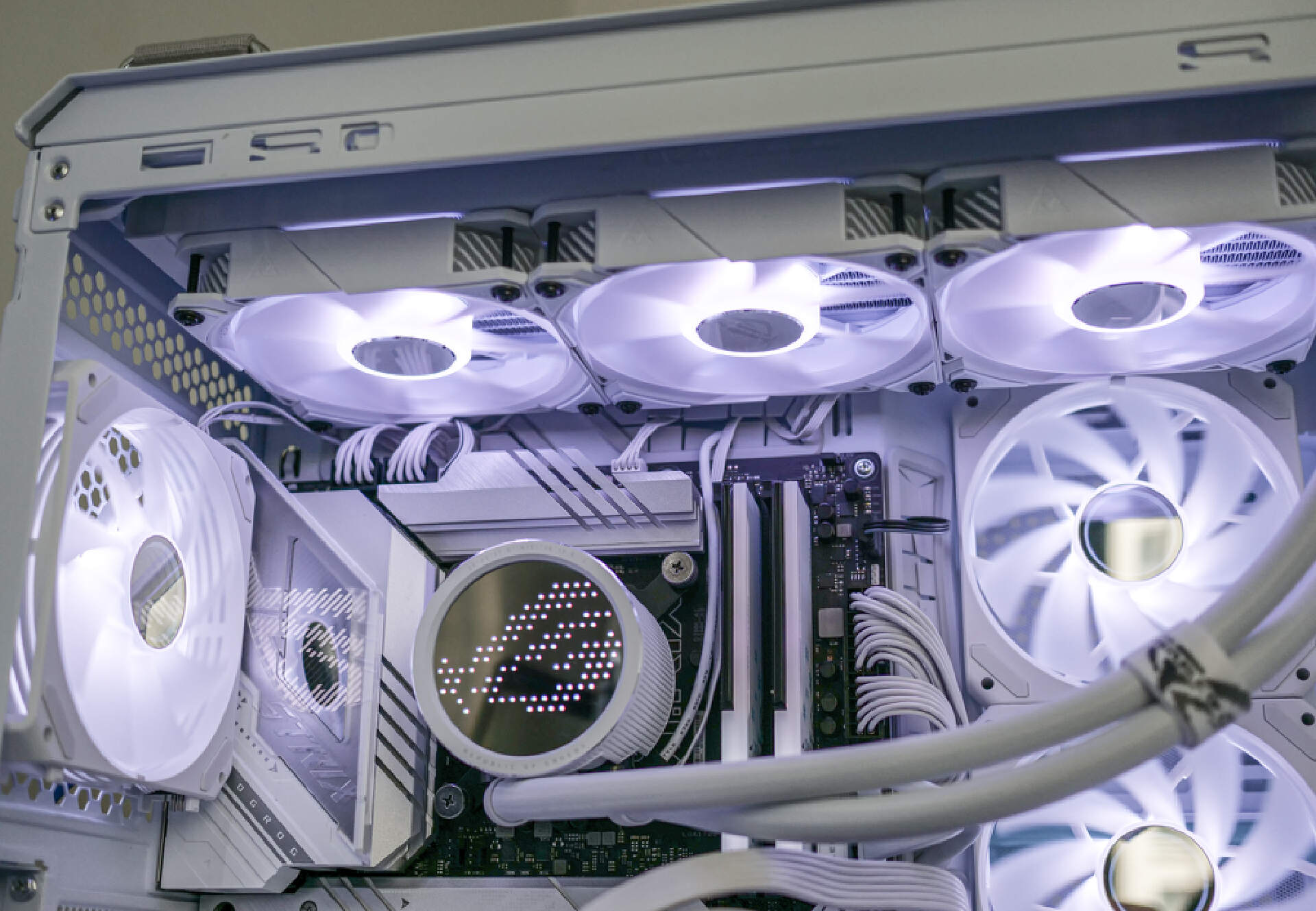 华硕gt502机箱教学,华硕tuf502弹药库机箱装机视频