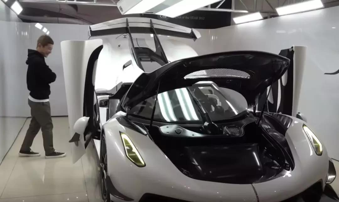 日本亿万富豪自费飞往国际空间站，爱发红包人称“日本王思聪”