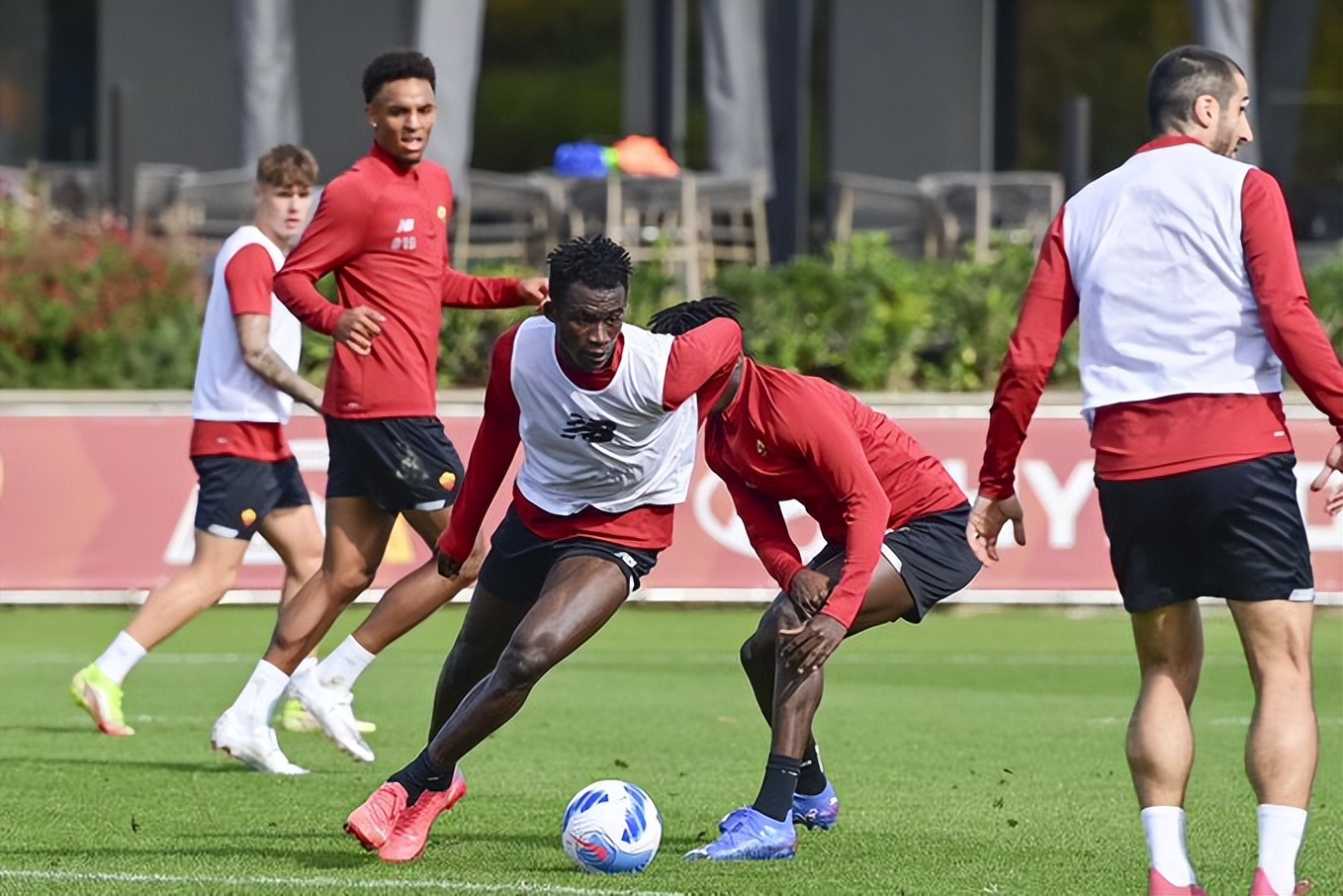 一球成名贝克汉姆,一球成名贝克汉姆齐达内