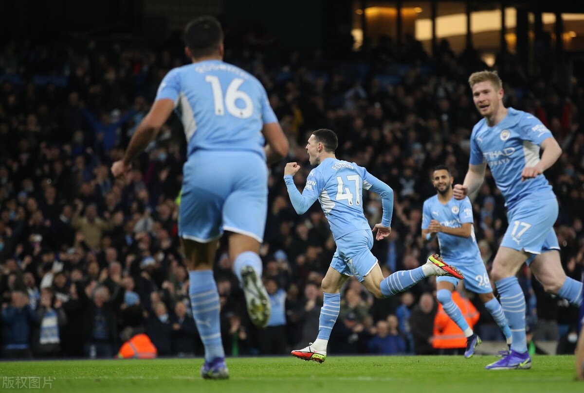 无解的7-0，轰31脚+64%控球！2.5亿劲旅遭狂揍，曼城争冠毫不留情