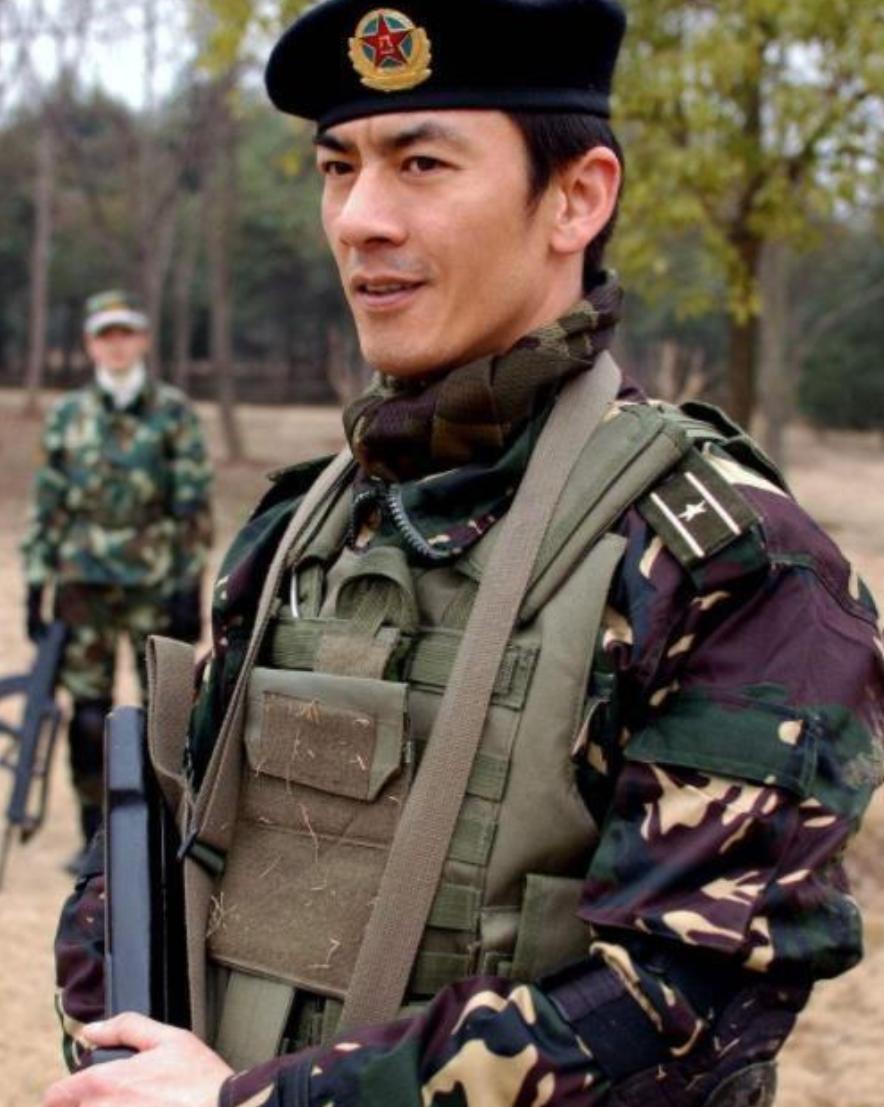 硬汉任天野8岁被家人抛弃,从小被父母抛弃任天野