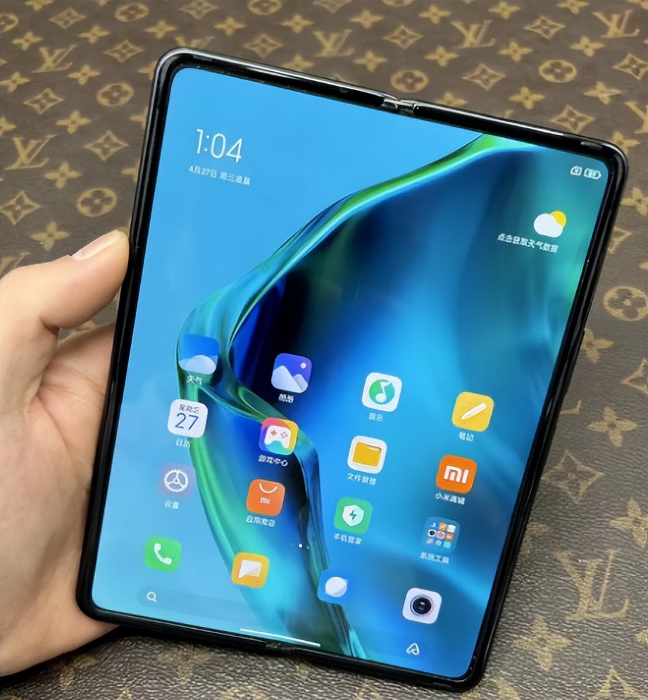 折叠屏手机时间长了屏幕会有痕迹,折叠屏手机为什么不出名了