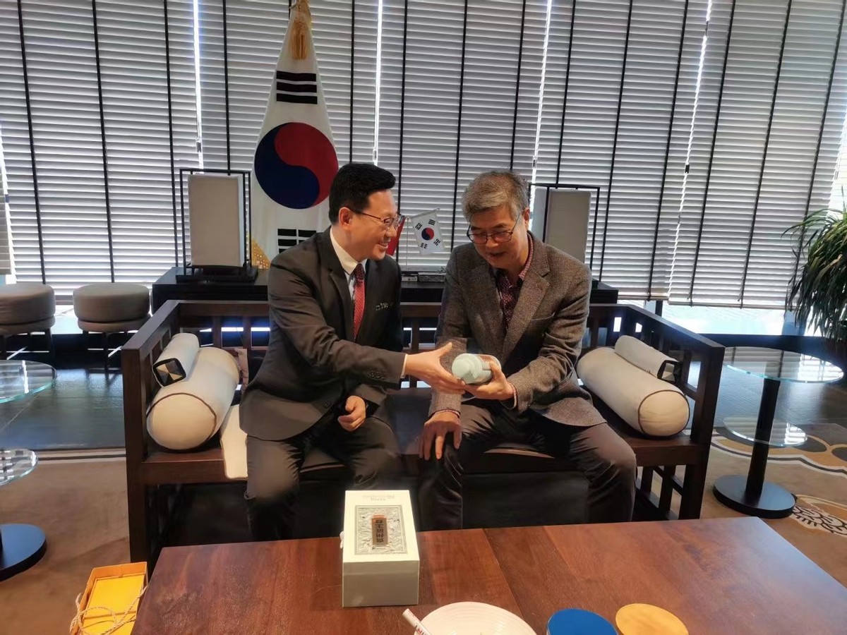 品味有机酱香弘扬中国文化丨匠王台酱酒走进韩国驻华大使馆