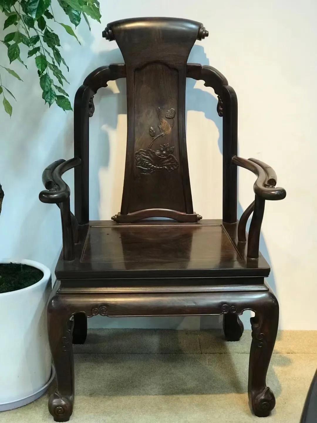 大红酸枝交趾黄檀圆桌图片,大红酸枝交趾黄檀餐桌