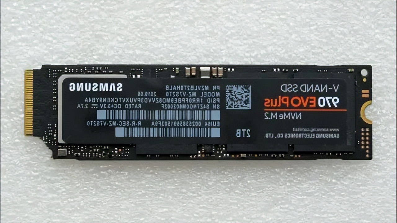 ssd固态硬盘速度比较,ssd固态硬盘性能够用吗