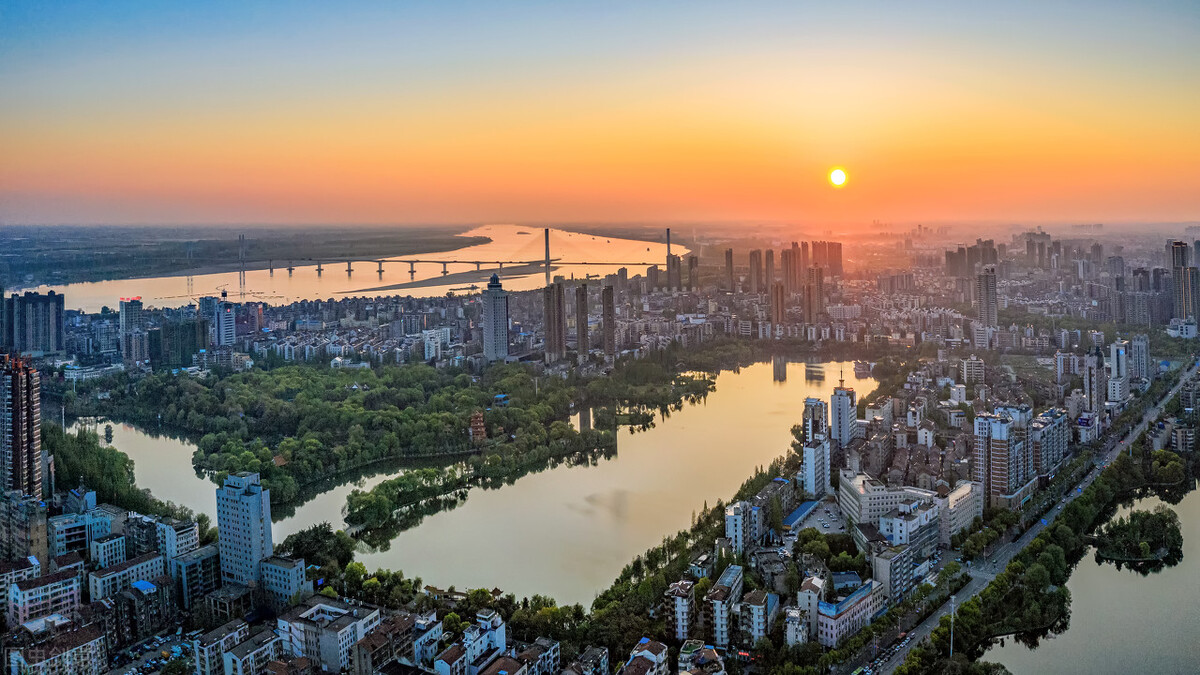 从宜宾到上海，跟着古诗词领略长江沿岸大好河山