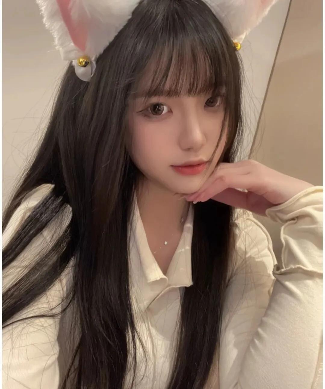 美女这*袜丝**有点紧啊