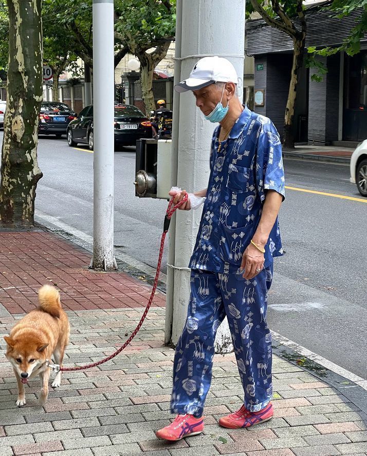 被爷爷年轻时候的颜值惊艳到,被爷爷年轻时的颜值惊艳到了