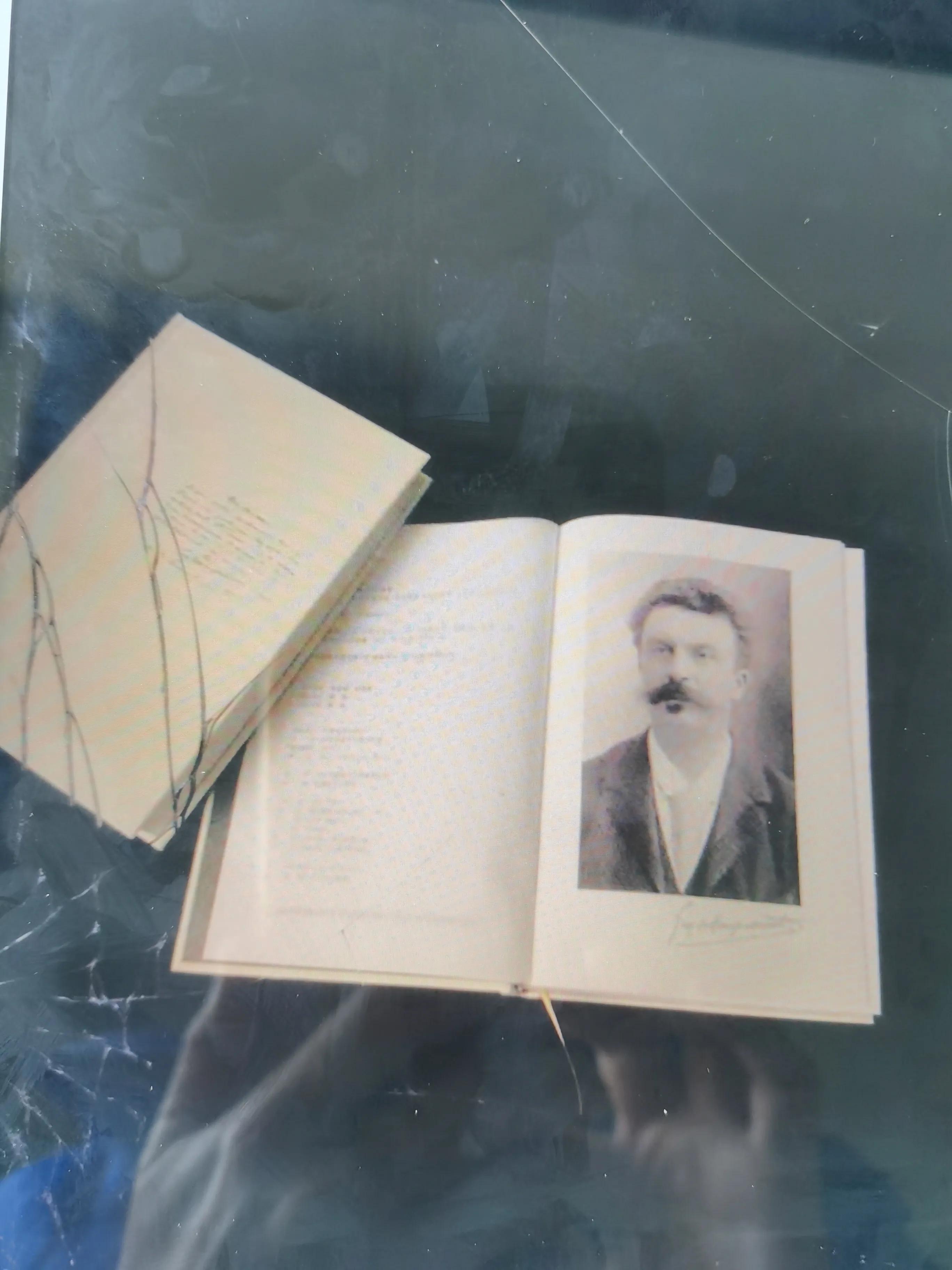 莫泊桑雨伞读后感,莫泊桑的雨伞概括文章内容