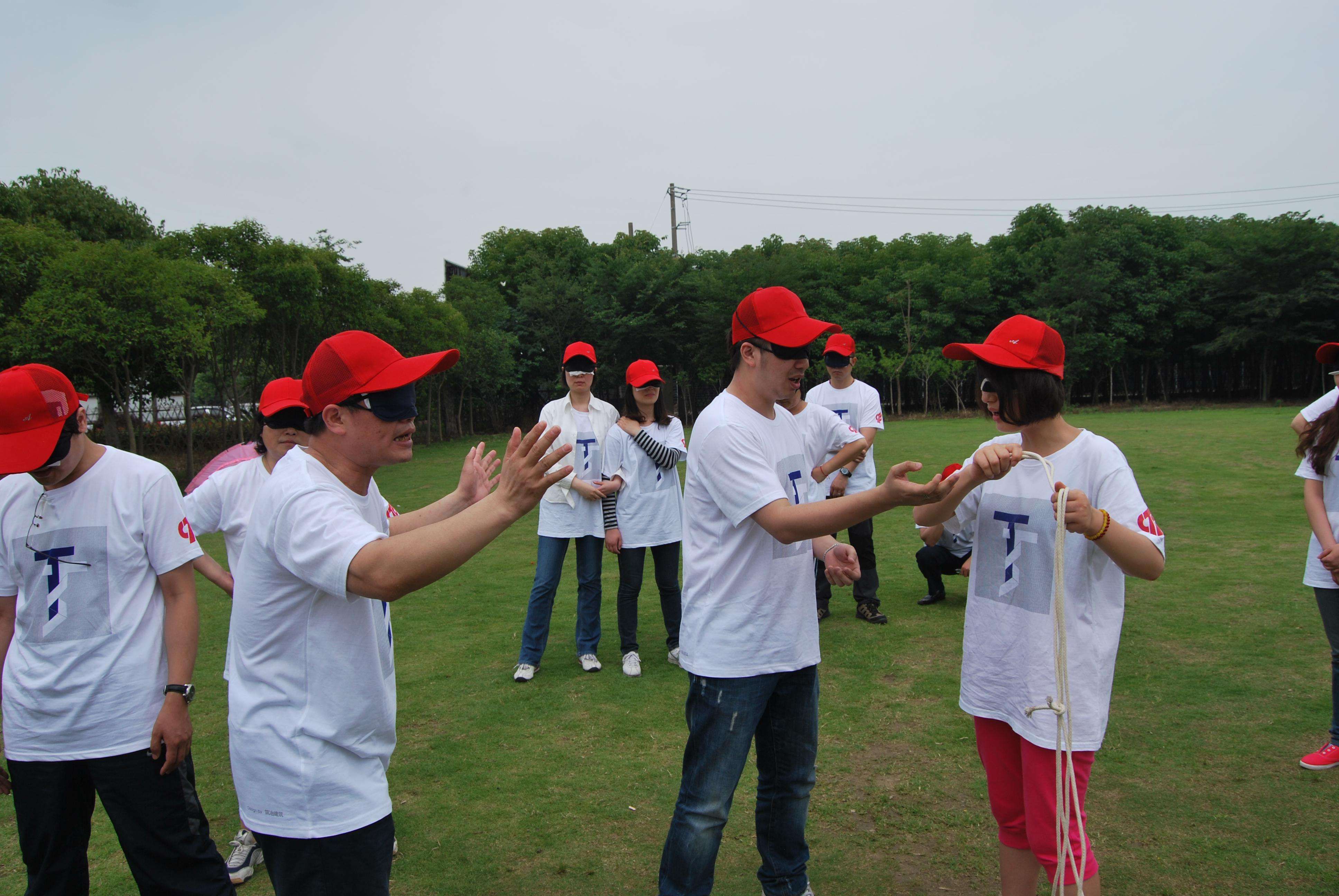 适合年轻人玩的团建小游戏,适合团建的小游戏冷门