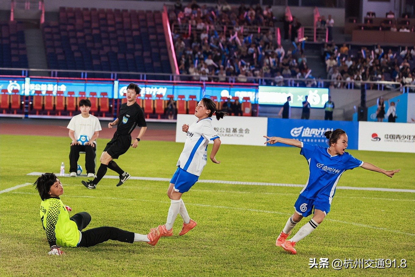 乡村足球女孩,王霜乡村足球女孩