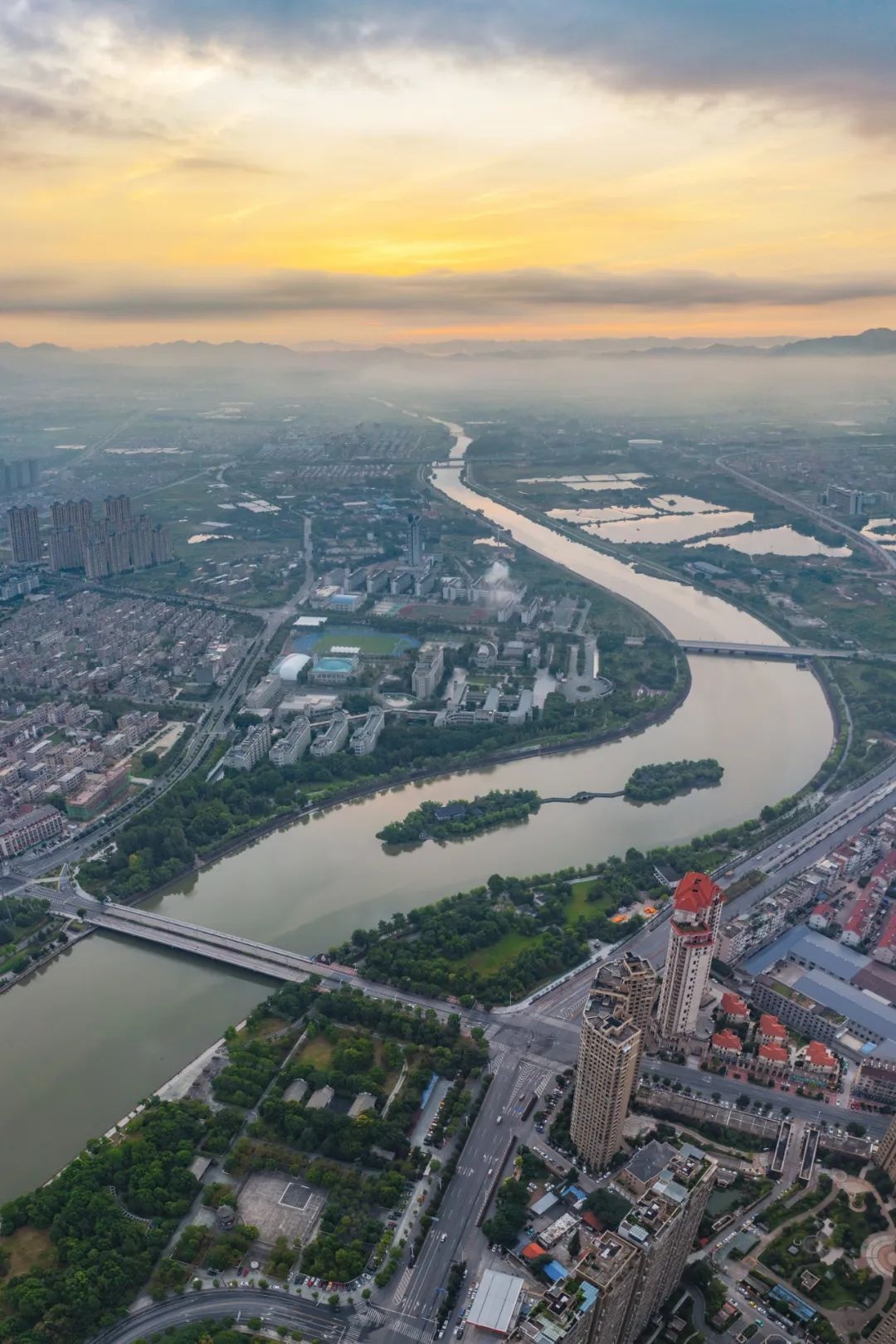 近乡情怯，归来仍是少年！