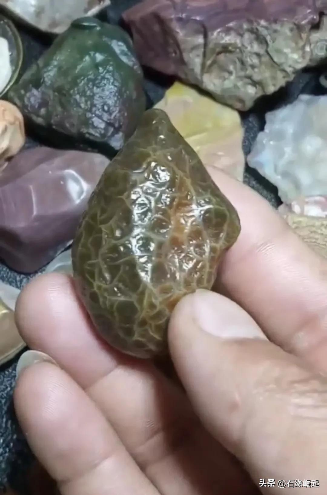 龟背玛瑙玉髓,一块红黑管状玛瑙原石