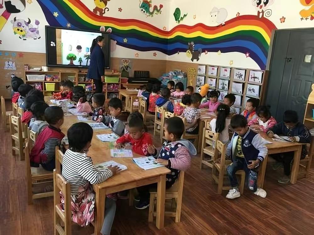 幼儿园小朋友过生日老师要送吗,幼儿园过生日送蛋糕应该注意什么