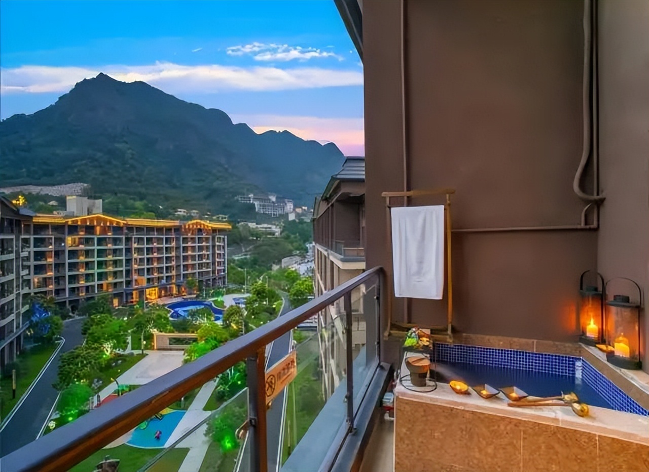 广州0.5小时直达！金叶子温泉度假酒店，周末游吃住泡仅299