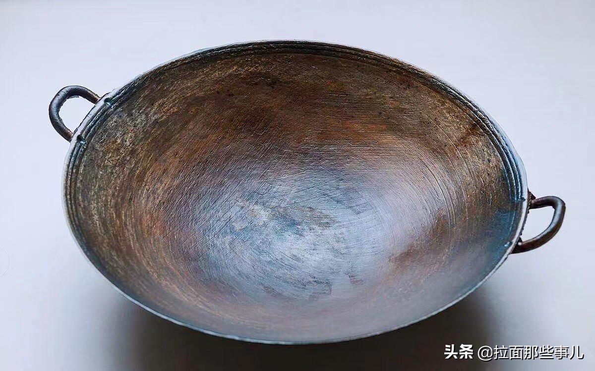 买铁锅是生铁好还是熟铁好,买生铁和熟铁锅怎么分辨