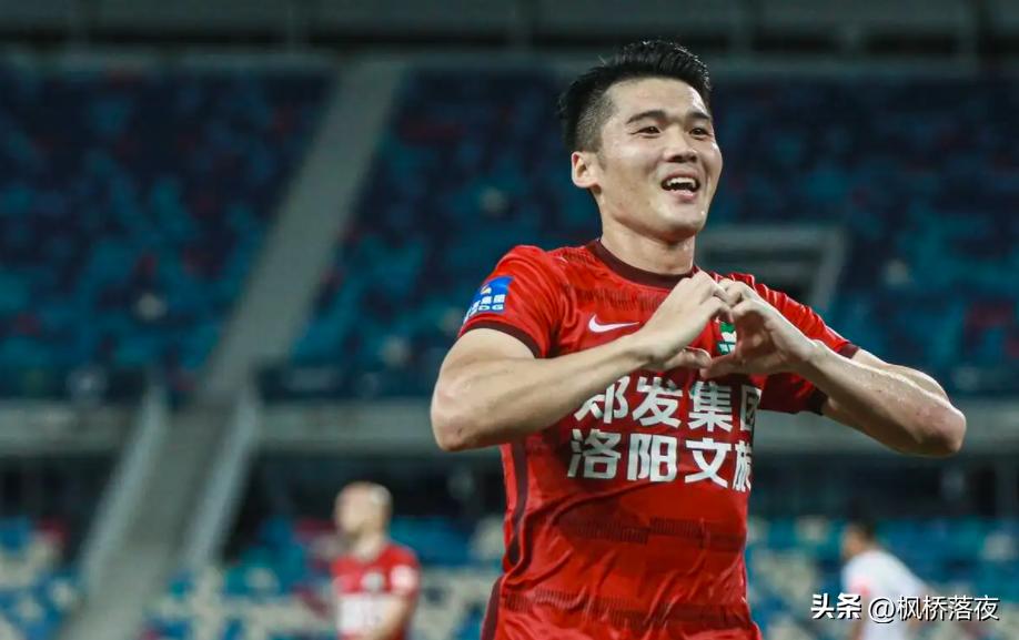 高速插上不停球一脚世界波！25岁飞翼再度闪光，恒大当初没用好他