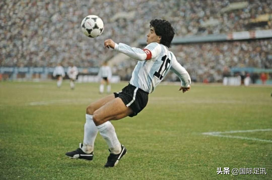 足球经典球鞋,足球著名球星球鞋