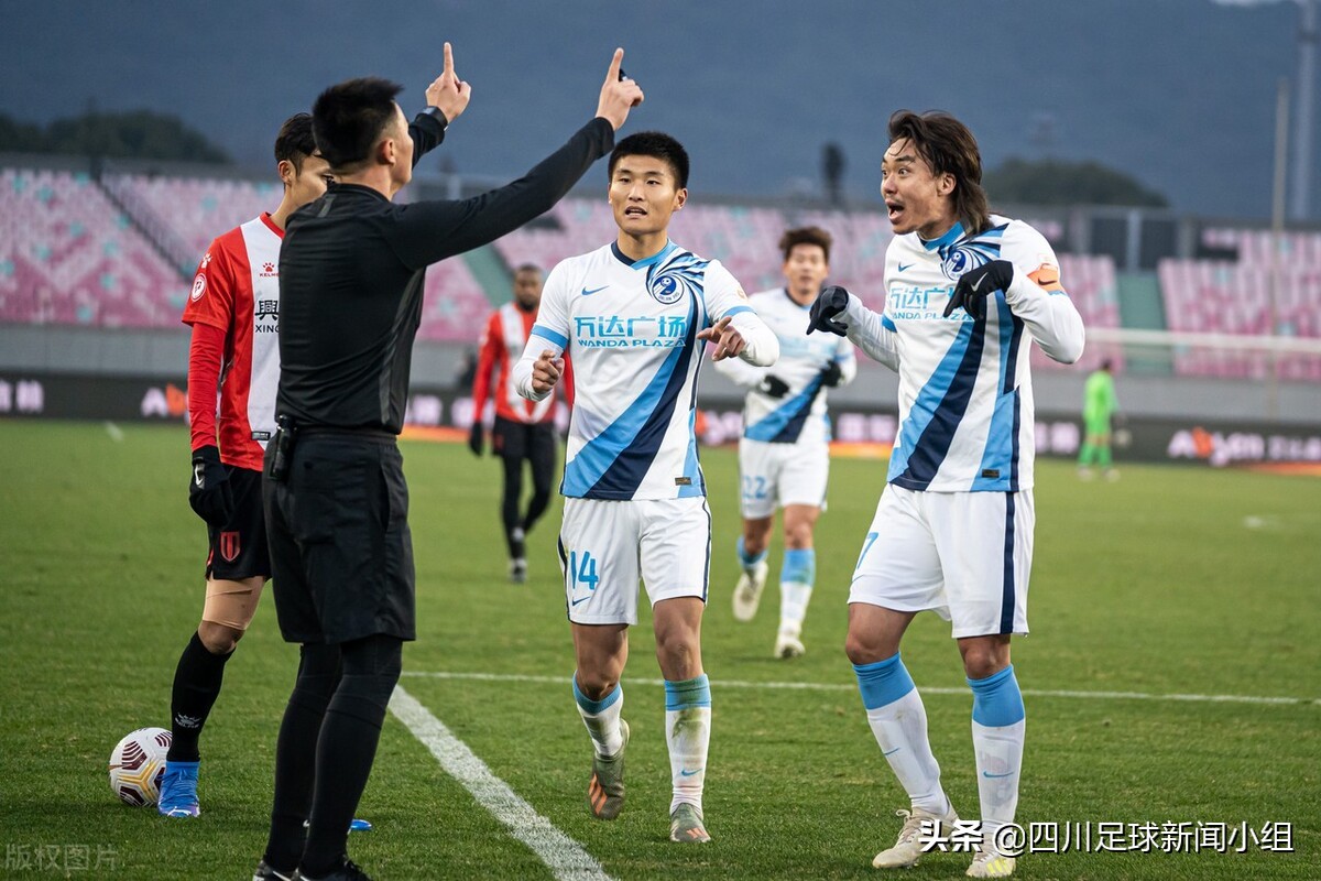 大连万达退出足坛原因,万达辟谣退出足球