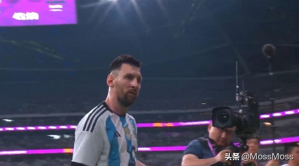 张路谈梅西大腿停球,张路称梅西技术前无古人