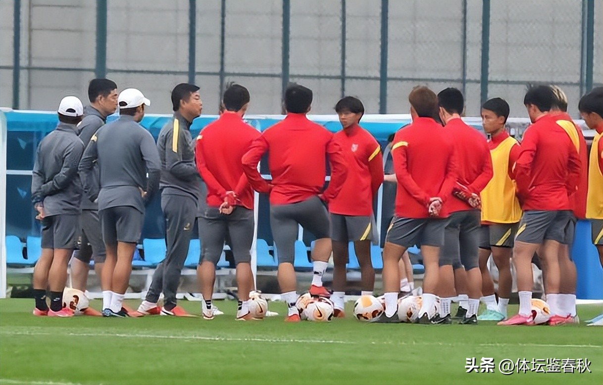 泰山鲁能功勋球员谢场,泰山功勋后卫