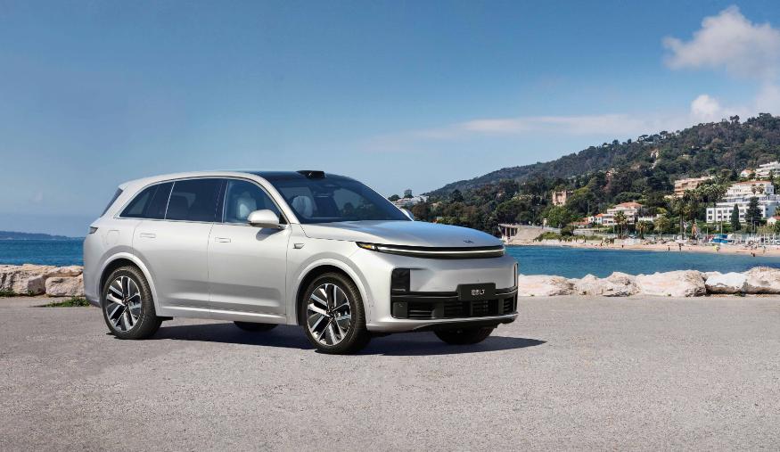 从生理到心理都感到恶心的品牌！超级大V为啥这么讨厌理想？