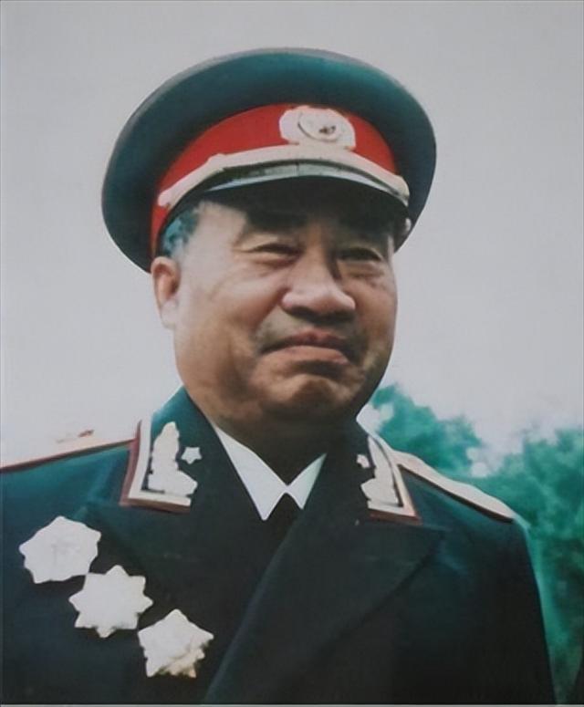 授衔后，*德朱**元帅的军衔编号竟是004，那001是谁？60年后揭开真相